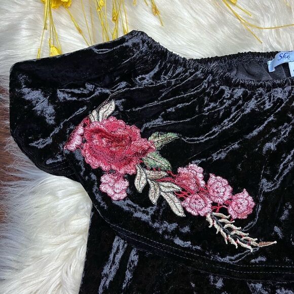 She+Sky Velour off the shoulder embroidered floral dress sz Large - Picture 3 of 6